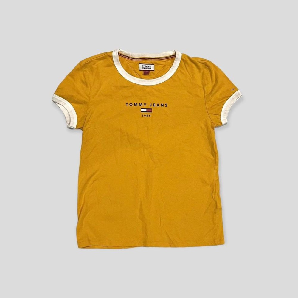 TOMMY HILFIGER TOMMY JEANS YELLOW TEE SHIRT WITH WHITE DETAILING AND LOGO XS